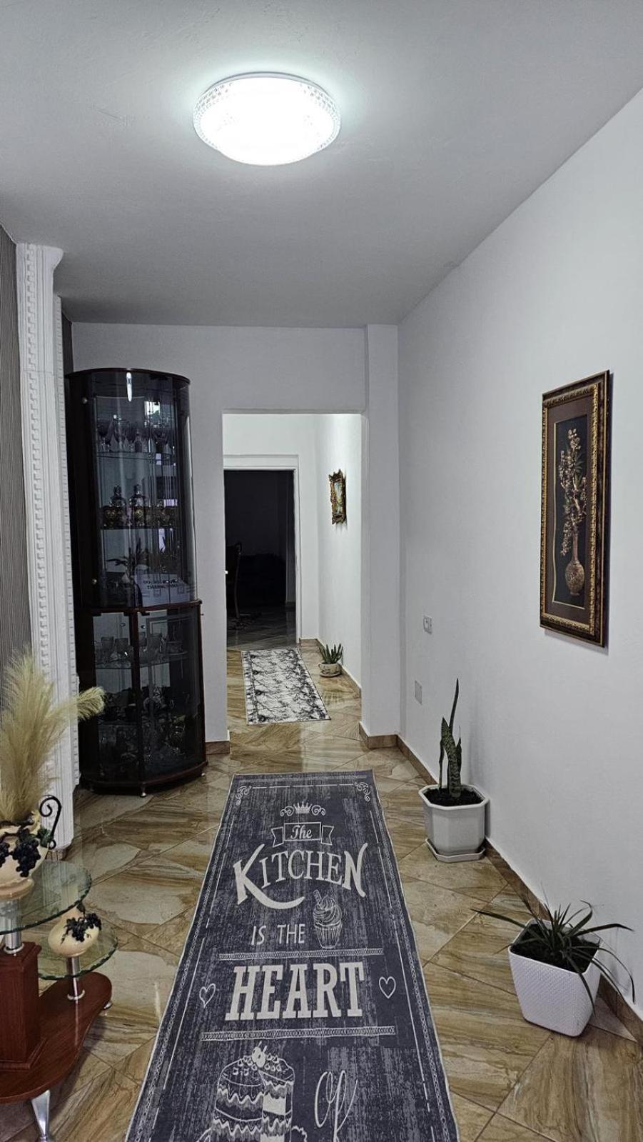 Guesthouse Albi Berat Eksteriør billede